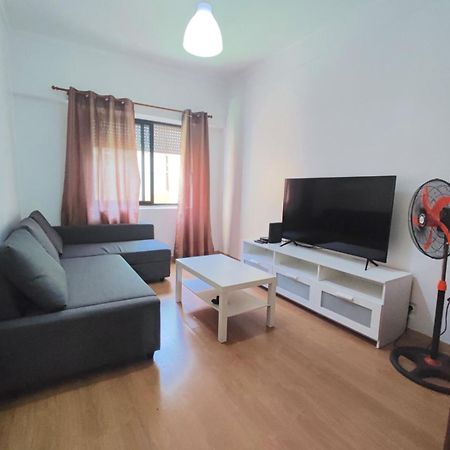 Laxuries Room For Rent Odivelas  Extérieur photo